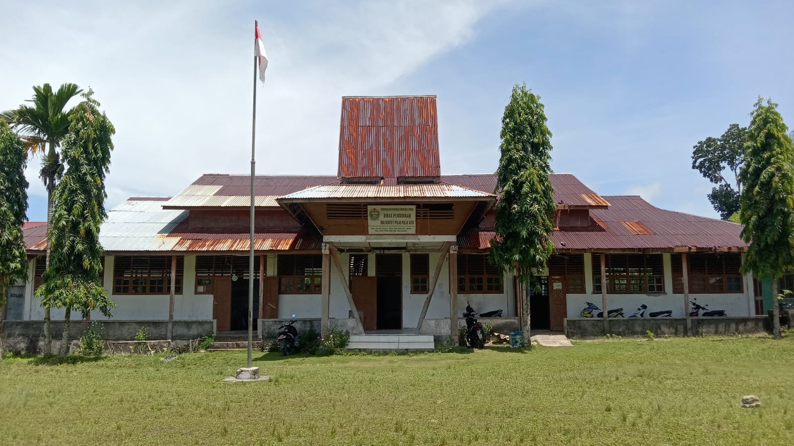SMK NEGERI 1
